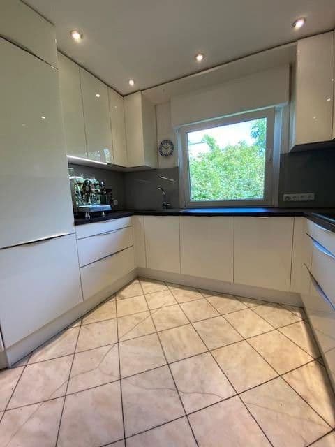 Predaj domu 220 m², pozemek 1.041 m², Berlin, Berlín Predaj domu 220 m², pozemek 1.041 m², Berlin, Berlín