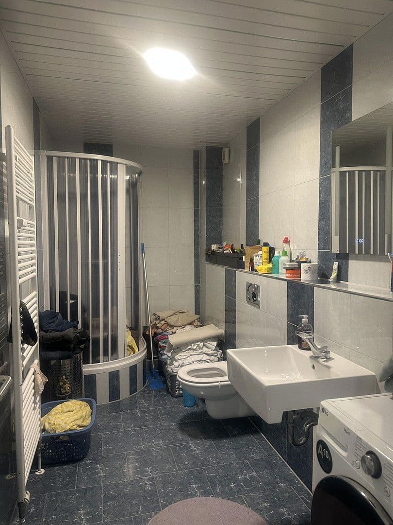 Prenájom bytu 7-izbový 211 m², Leverkusen, Severné Porýnie - Westfálsko Prenájom bytu 7-izbový 211 m², Leverkusen, Severné Porýnie - Westfálsko