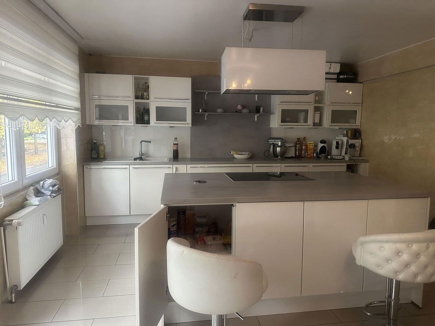 Prenájom bytu 7-izbový 211 m², Leverkusen, Severné Porýnie - Westfálsko Prenájom bytu 7-izbový 211 m², Leverkusen, Severné Porýnie - Westfálsko