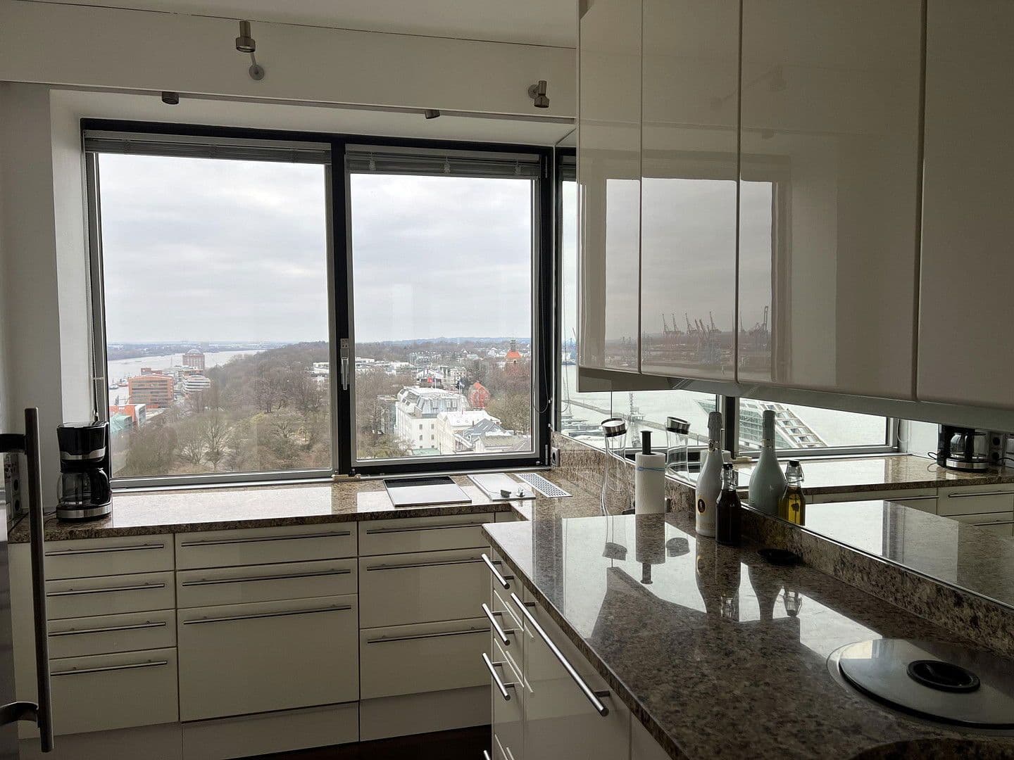 Prenájom bytu 3-izbový 80 m², Palmaille 35, Hamburg, Hamburg Prenájom bytu 3-izbový 80 m², Palmaille 35, Hamburg, Hamburg