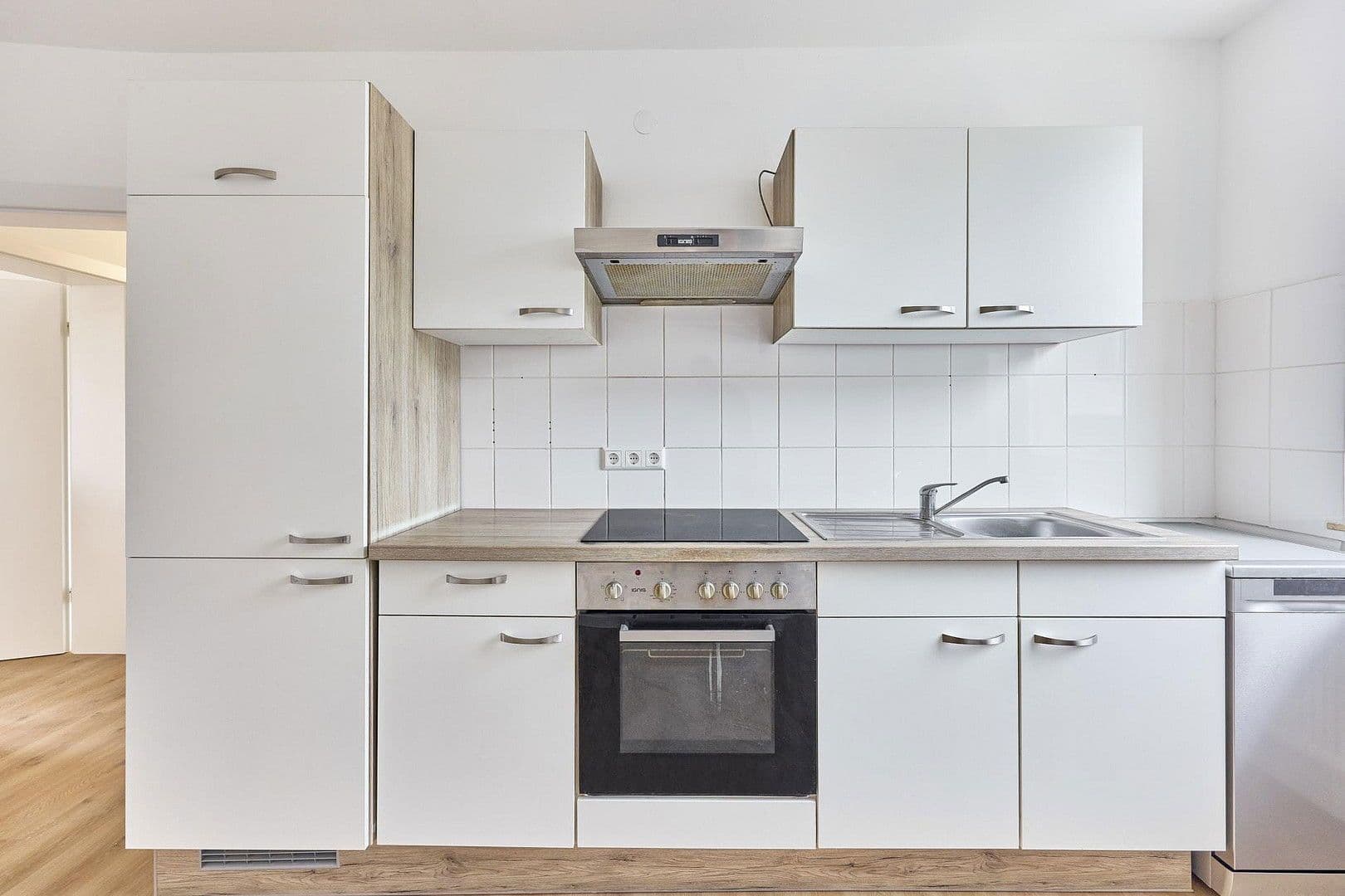 Prenájom bytu 2-izbový 64 m², Amerikaner Str. 13, Mannheim, Bádensko-Wurttembersko Prenájom bytu 2-izbový 64 m², Amerikaner Str. 13, Mannheim, Bádensko-Wurttembersko