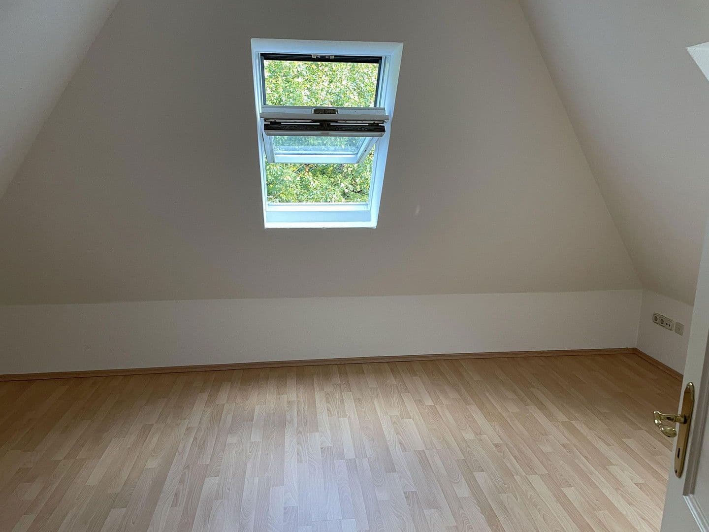 Predaj domu 144 m², pozemek 355 m², Rellingen, Šlezvicko-Holštajnsko Predaj domu 144 m², pozemek 355 m², Rellingen, Šlezvicko-Holštajnsko