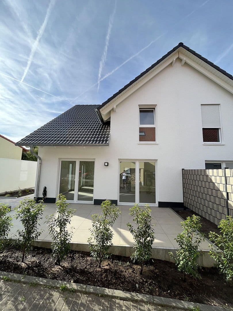 Prenájom domu 144 m², pozemek 252 m², Haibach, Bavorsko Prenájom domu 144 m², pozemek 252 m², Haibach, Bavorsko