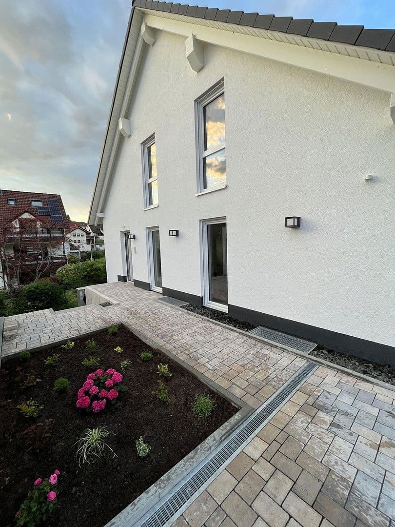 Prenájom domu 144 m², pozemek 252 m², Haibach, Bavorsko Prenájom domu 144 m², pozemek 252 m², Haibach, Bavorsko