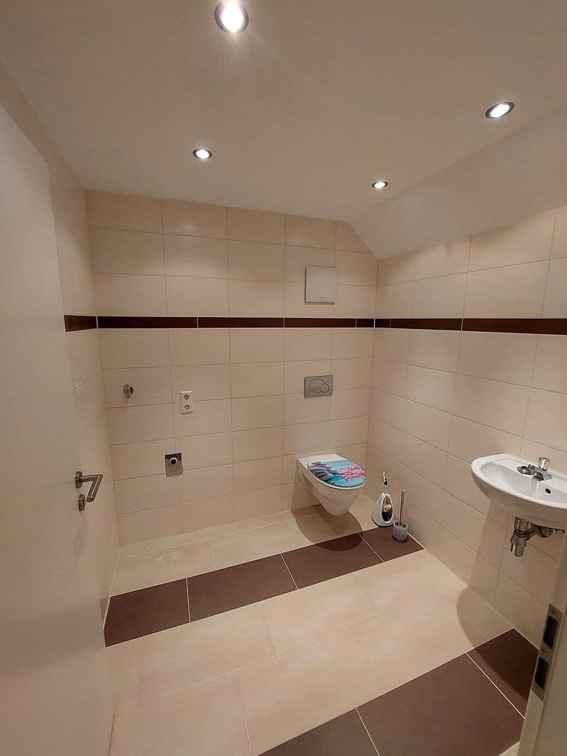 Prenájom bytu 3-izbový 99 m², Pfarrgasse 10, Göppingen, Bádensko-Wurttembersko Prenájom bytu 3-izbový 99 m², Pfarrgasse 10, Göppingen, Bádensko-Wurttembersko