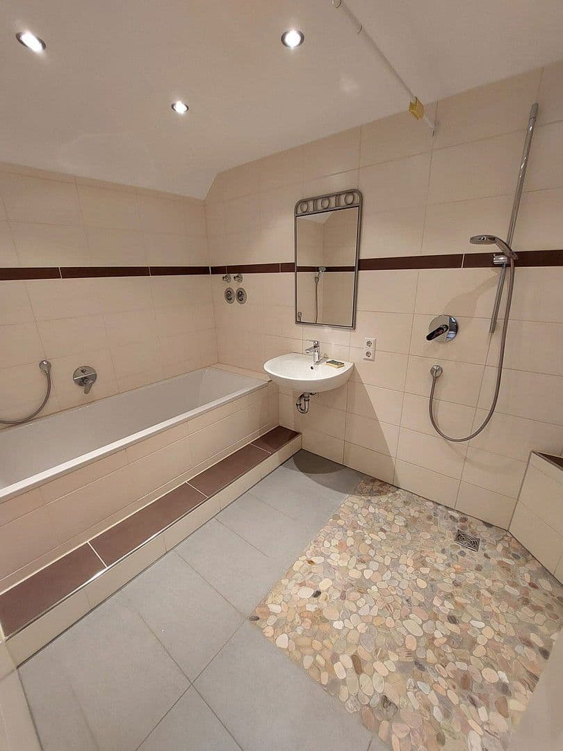 Prenájom bytu 3-izbový 99 m², Pfarrgasse 10, Göppingen, Bádensko-Wurttembersko Prenájom bytu 3-izbový 99 m², Pfarrgasse 10, Göppingen, Bádensko-Wurttembersko