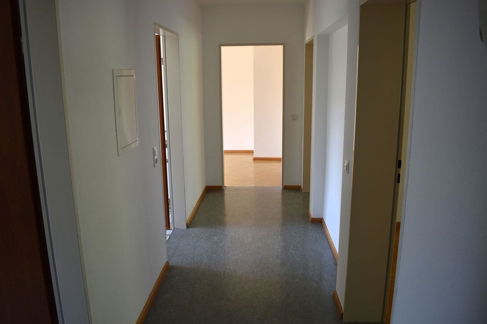 Prenájom bytu 3-izbový 88 m², Bad Säckingen, Bádensko-Wurttembersko Prenájom bytu 3-izbový 88 m², Bad Säckingen, Bádensko-Wurttembersko