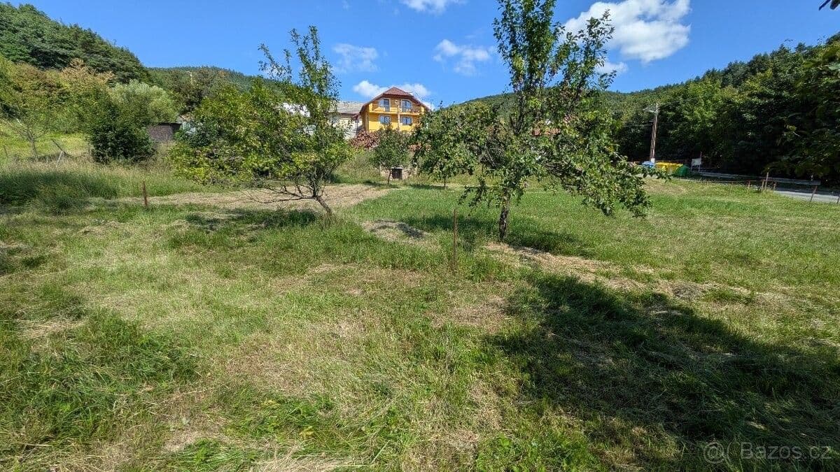 Predaj pozemku 1.271 m², Podkopná Lhota, Zlínský kraj Predaj pozemku 1.271 m², Podkopná Lhota, Zlínský kraj