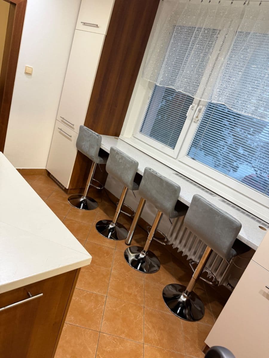 Prenájom bytu 3-izbový 72 m², Kuzníkova, Kojetín, Olomoucký kraj Prenájom bytu 3-izbový 72 m², Kuzníkova, Kojetín, Olomoucký kraj