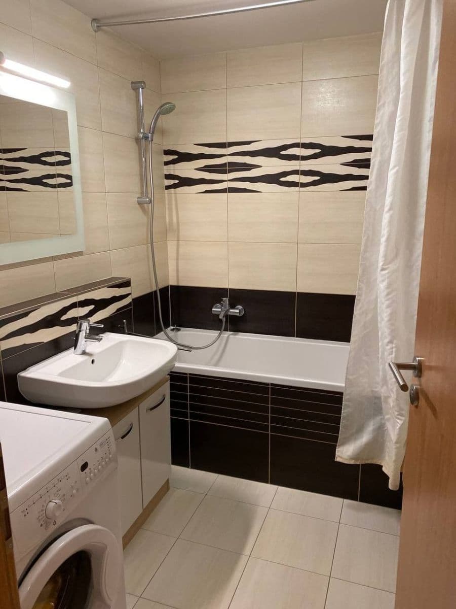 Prenájom bytu 2-izbový 64 m², Rostovská, Praha, Praha Prenájom bytu 2-izbový 64 m², Rostovská, Praha, Praha