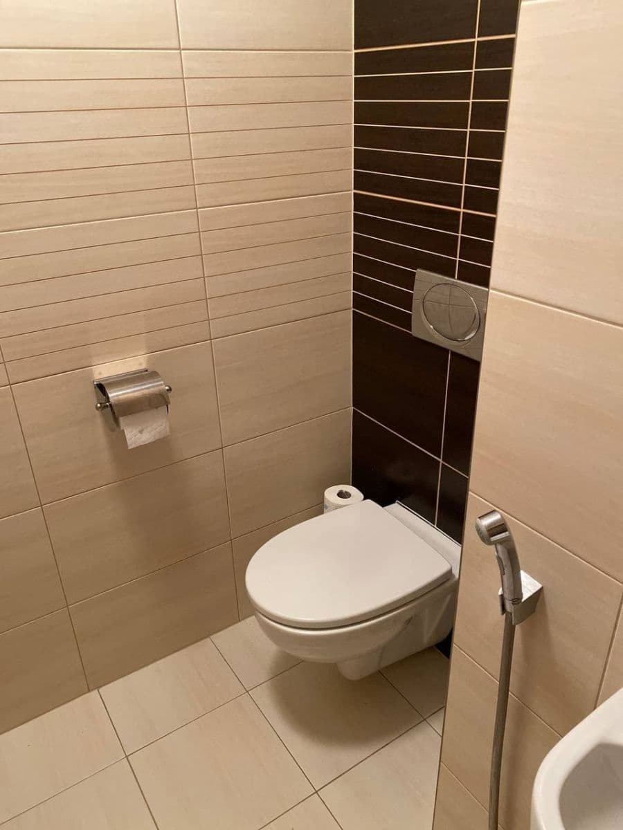 Prenájom bytu 2-izbový 64 m², Rostovská, Praha, Praha Prenájom bytu 2-izbový 64 m², Rostovská, Praha, Praha