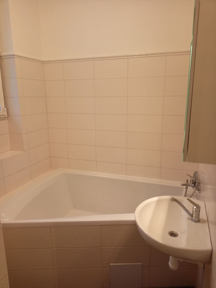 Prenájom bytu 2-izbový 62 m², Korunovační, Praha, Praha Prenájom bytu 2-izbový 62 m², Korunovační, Praha, Praha