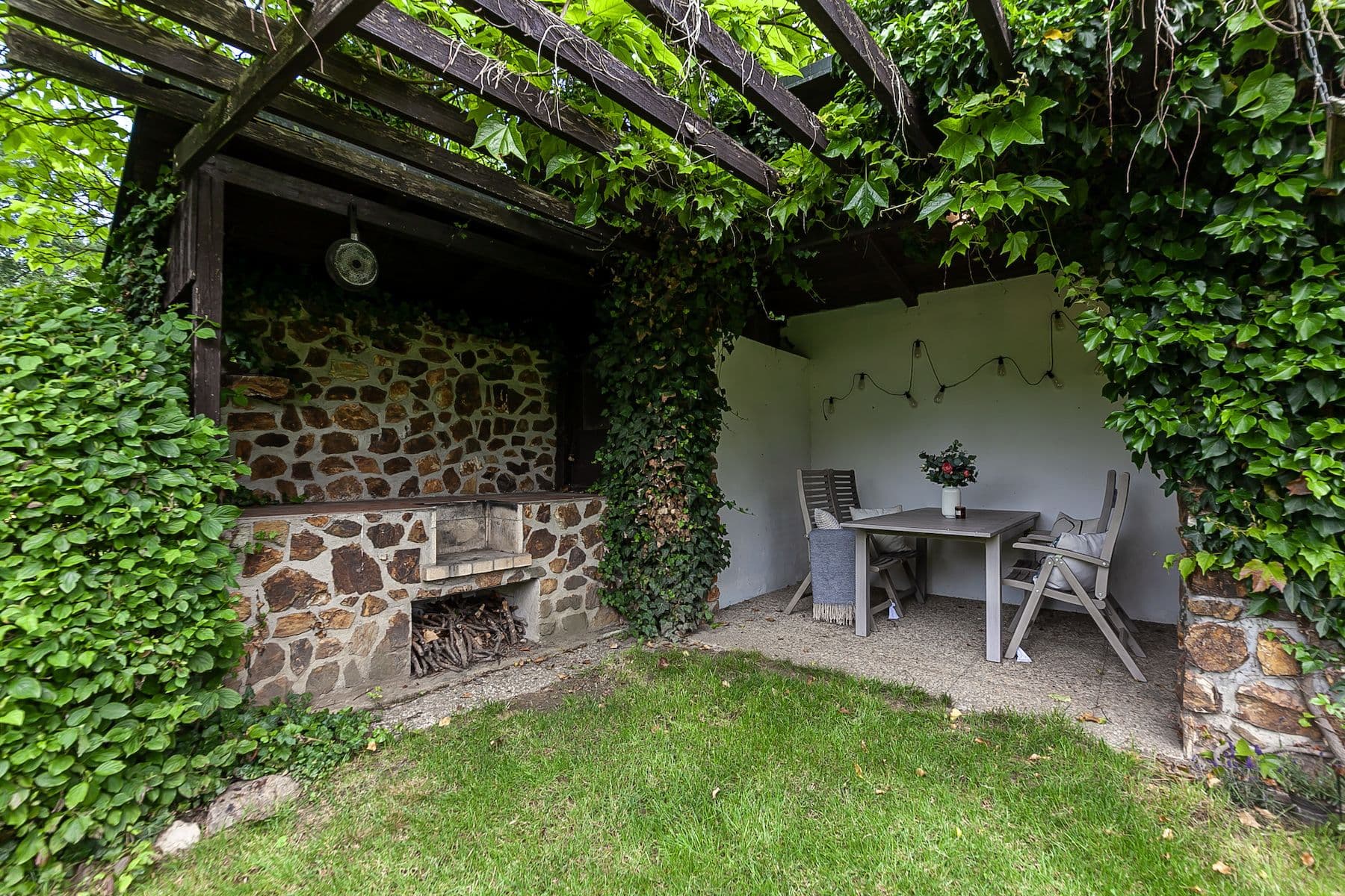 Predaj domu 152 m², pozemek 3.220 m², Na Červeném Hrádku, Sedlčany, Středočeský kraj Predaj domu 152 m², pozemek 3.220 m², Na Červeném Hrádku, Sedlčany, Středočeský kraj