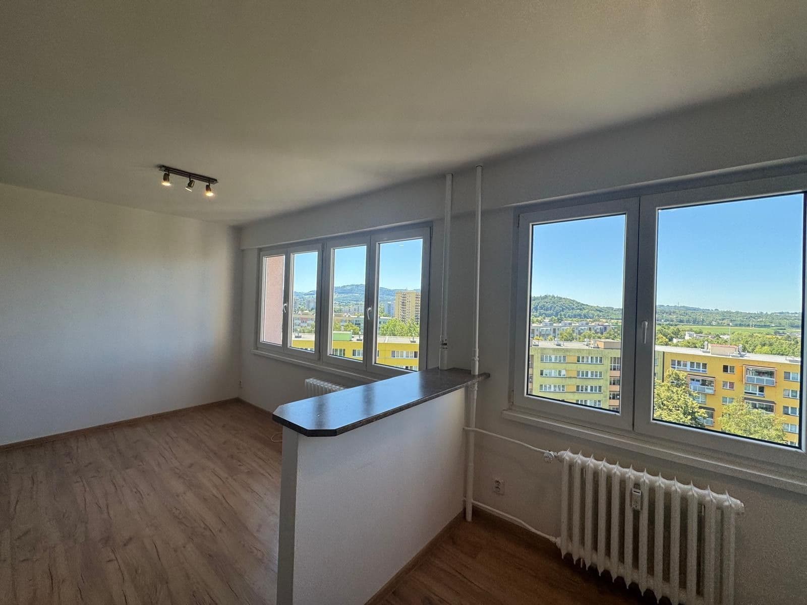 Prenájom bytu 1-izbový 29 m², Jaroslava Lohrera, Frýdek-Místek, Moravskoslezský kraj Prenájom bytu 1-izbový 29 m², Jaroslava Lohrera, Frýdek-Místek, Moravskoslezský kraj