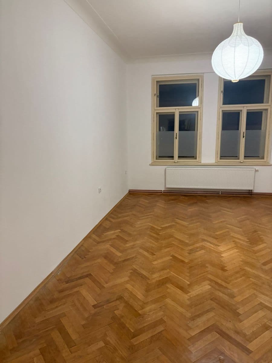 Prenájom bytu 4-izbový 26 m², Mánesova, Praha, Praha Prenájom bytu 4-izbový 26 m², Mánesova, Praha, Praha