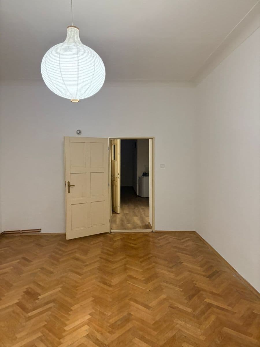Prenájom bytu 4-izbový 26 m², Mánesova, Praha, Praha Prenájom bytu 4-izbový 26 m², Mánesova, Praha, Praha
