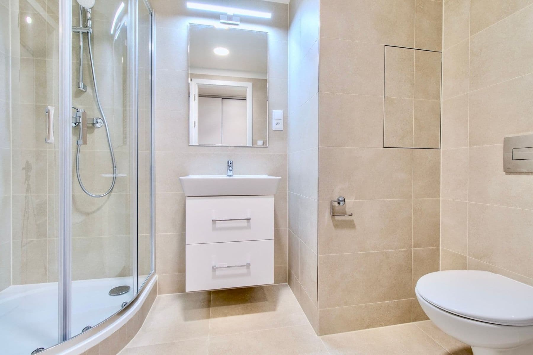 Prenájom bytu 1-izbový 30 m², Poděbradská, Praha, Praha Prenájom bytu 1-izbový 30 m², Poděbradská, Praha, Praha