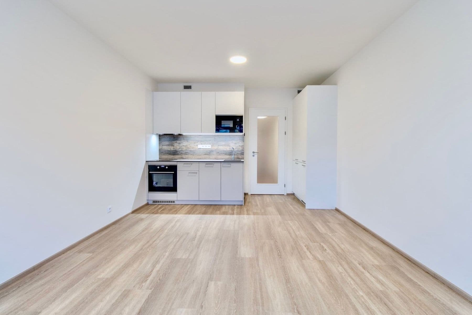 Prenájom bytu 1-izbový 30 m², Poděbradská, Praha, Praha Prenájom bytu 1-izbový 30 m², Poděbradská, Praha, Praha