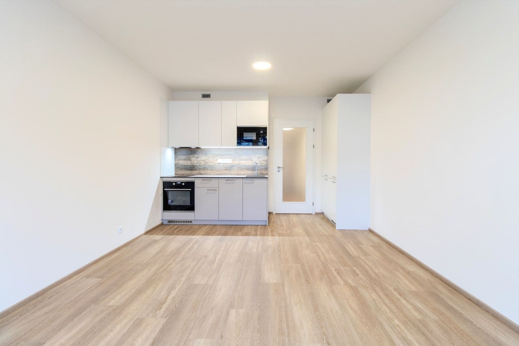 Prenájom bytu 1-izbový 30 m², Poděbradská, Praha, Praha Prenájom bytu 1-izbový 30 m², Poděbradská, Praha, Praha