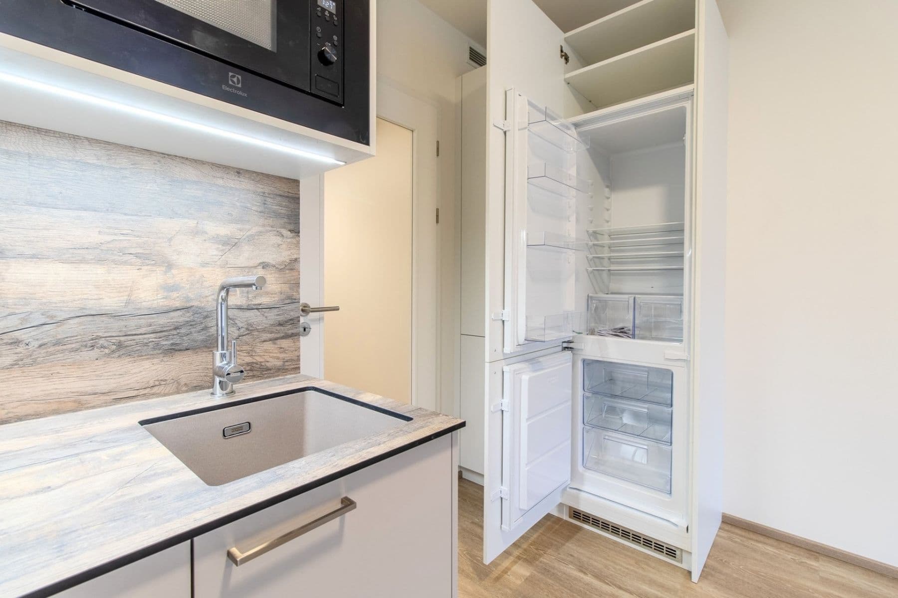 Prenájom bytu 1-izbový 30 m², Poděbradská, Praha, Praha Prenájom bytu 1-izbový 30 m², Poděbradská, Praha, Praha
