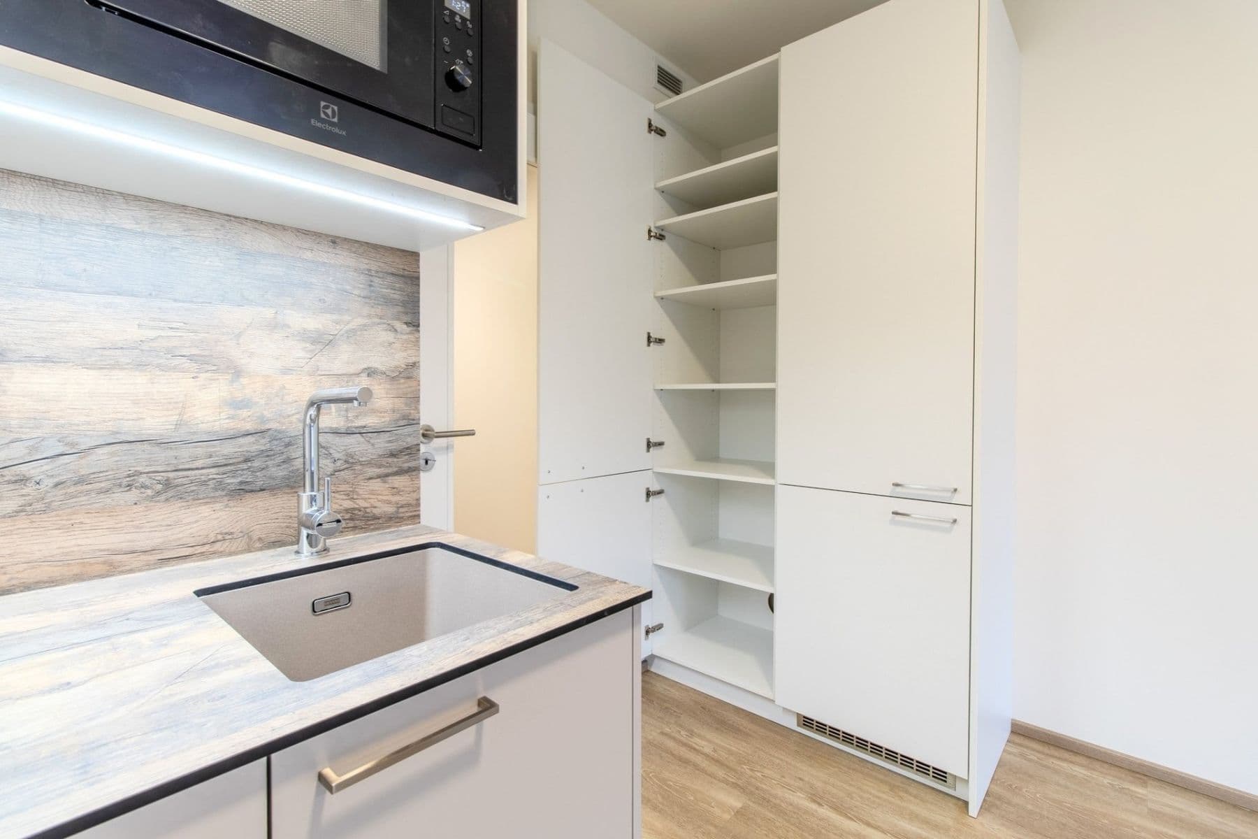 Prenájom bytu 1-izbový 30 m², Poděbradská, Praha, Praha Prenájom bytu 1-izbový 30 m², Poděbradská, Praha, Praha