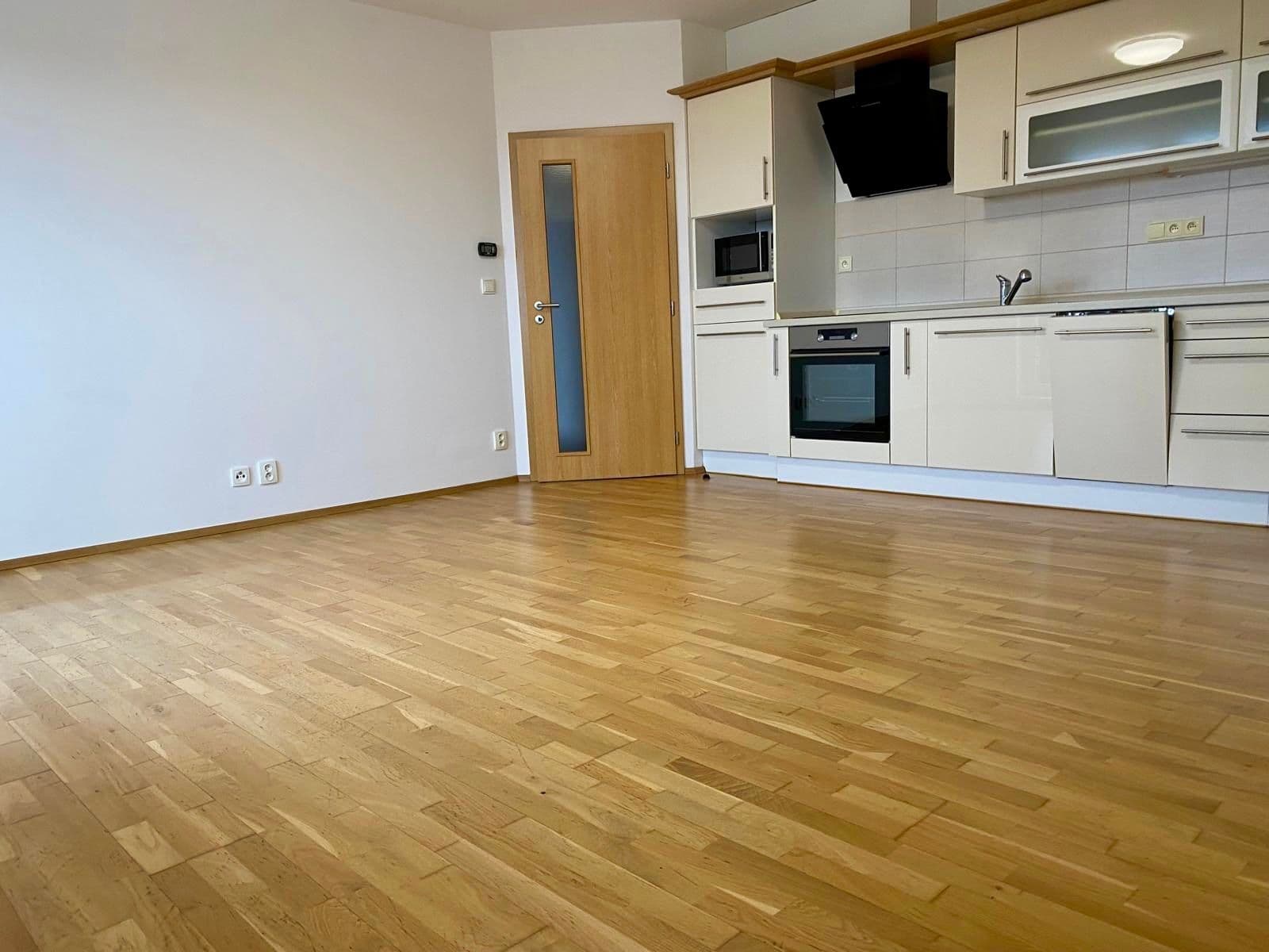 Prenájom bytu 2-izbový 58 m², Břeclavská, Praha, Praha Prenájom bytu 2-izbový 58 m², Břeclavská, Praha, Praha