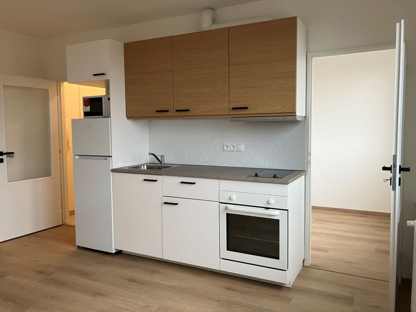 Prenájom bytu 1-izbový 27 m², Varnsdorfská, Praha, Praha Prenájom bytu 1-izbový 27 m², Varnsdorfská, Praha, Praha