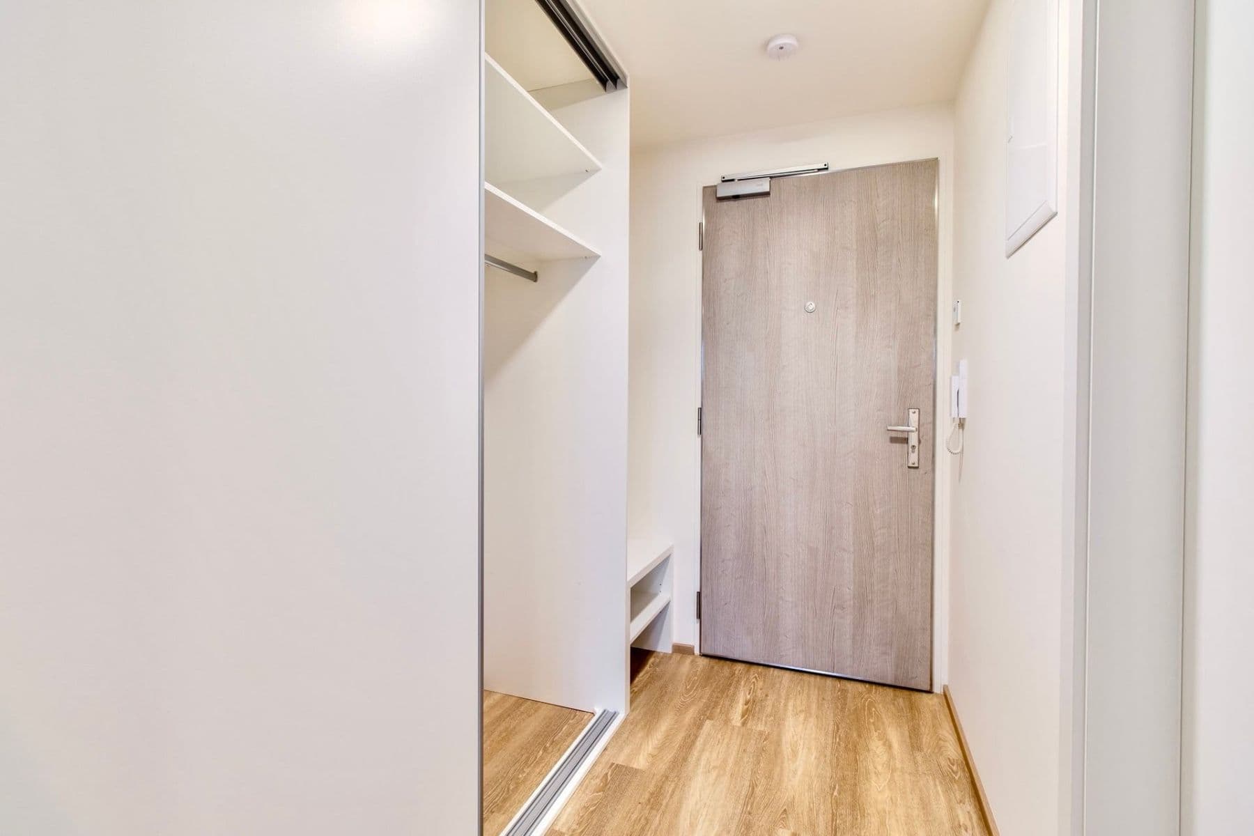 Prenájom bytu 1-izbový 30 m², Poděbradská, Praha, Praha Prenájom bytu 1-izbový 30 m², Poděbradská, Praha, Praha