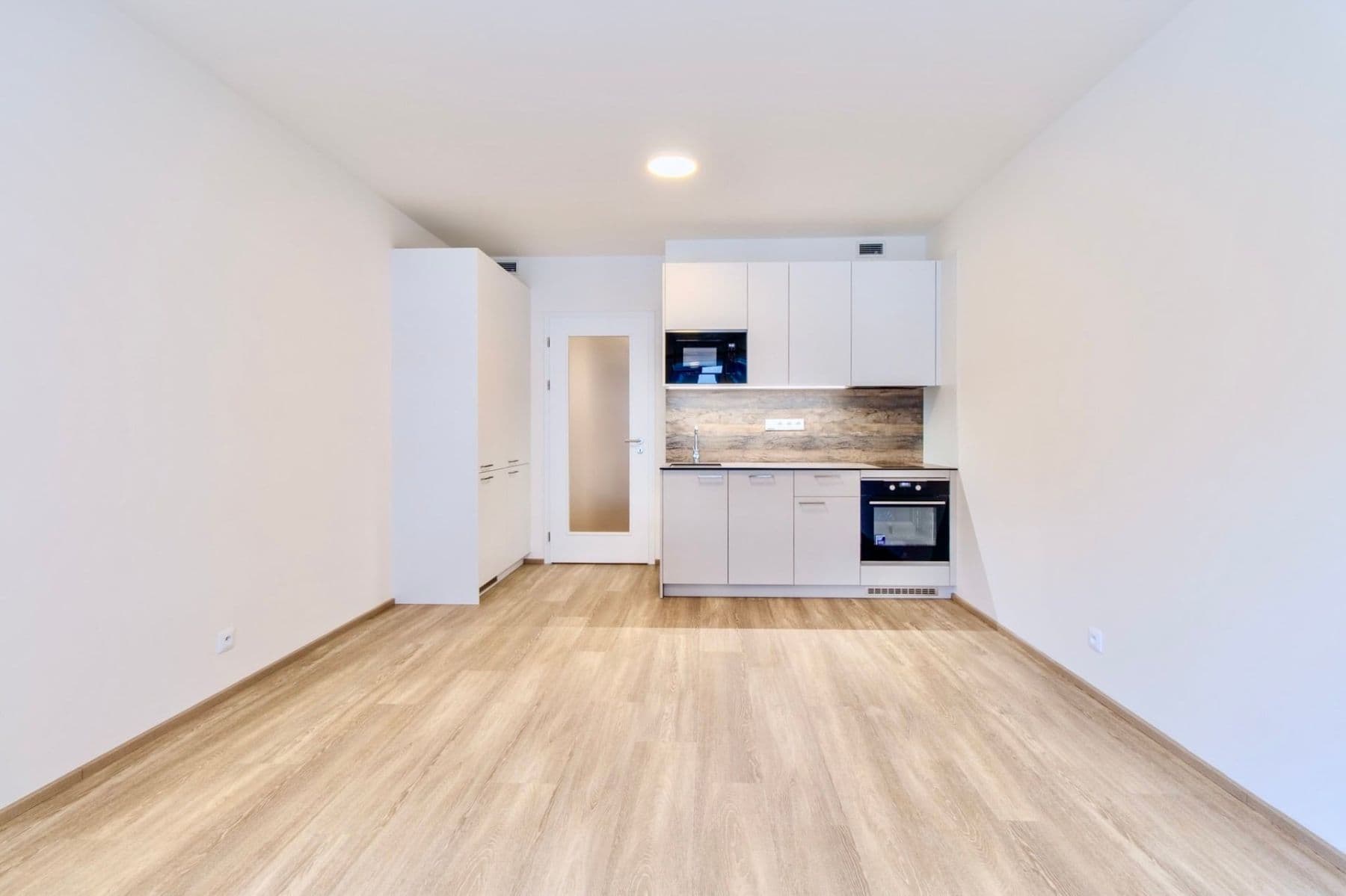 Prenájom bytu 1-izbový 30 m², Poděbradská, Praha, Praha Prenájom bytu 1-izbový 30 m², Poděbradská, Praha, Praha