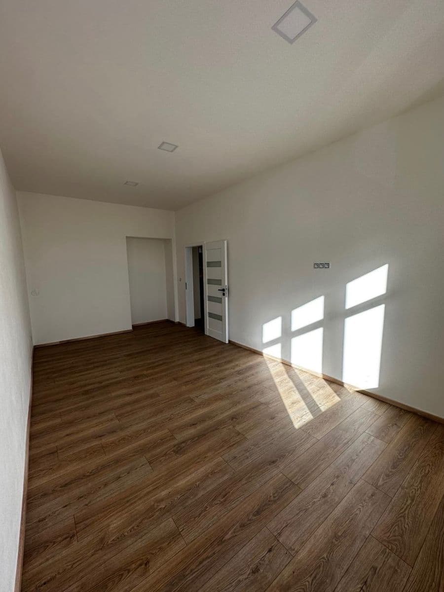 Predaj bytu 3-izbový 75 m², 5. května, Praha, Praha Predaj bytu 3-izbový 75 m², 5. května, Praha, Praha