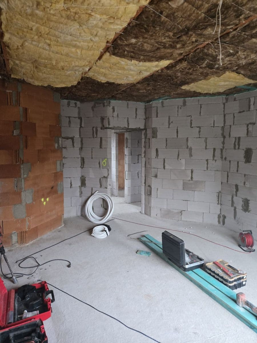 Predaj bytu 3-izbový 60 m², Šternberská, Divišov, Středočeský kraj Predaj bytu 3-izbový 60 m², Šternberská, Divišov, Středočeský kraj