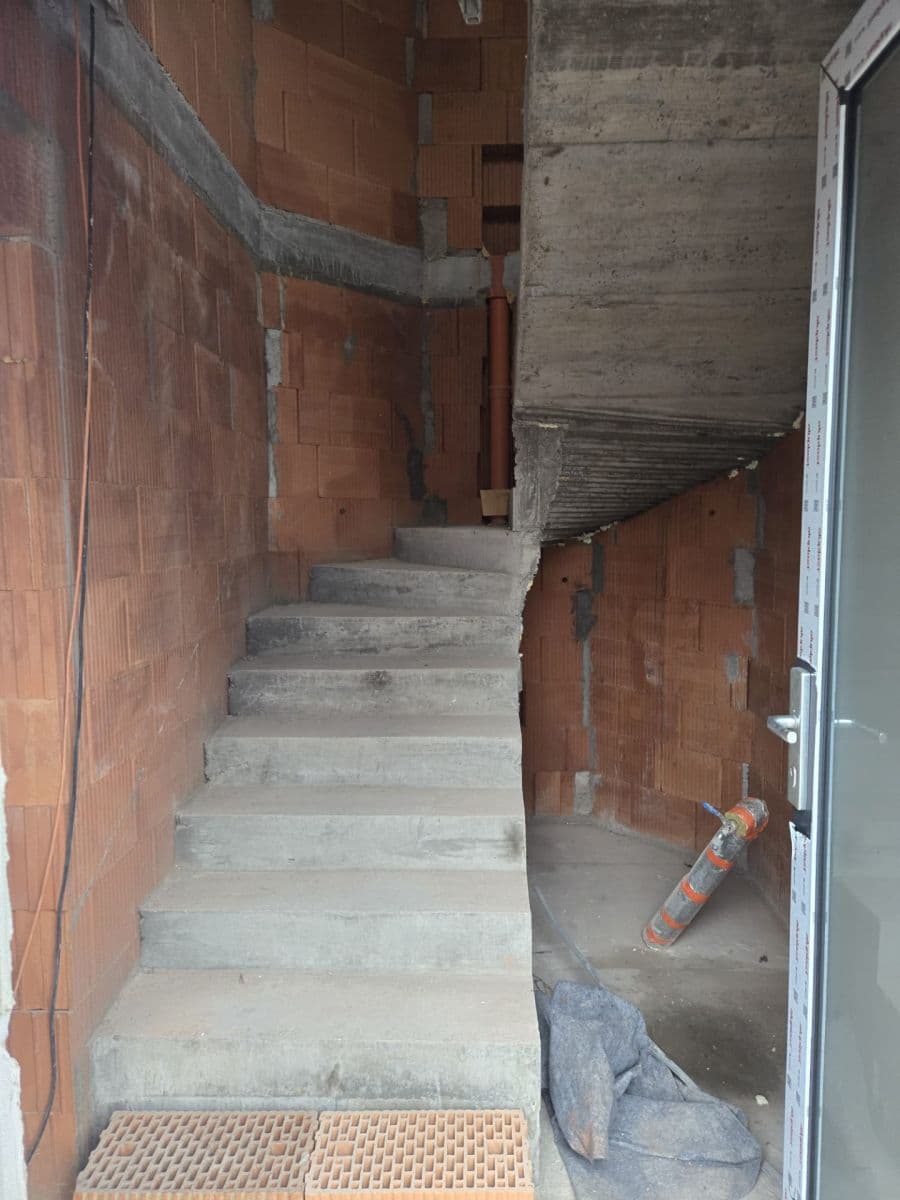 Predaj bytu 3-izbový 82 m², Šternberská, Divišov, Středočeský kraj Predaj bytu 3-izbový 82 m², Šternberská, Divišov, Středočeský kraj