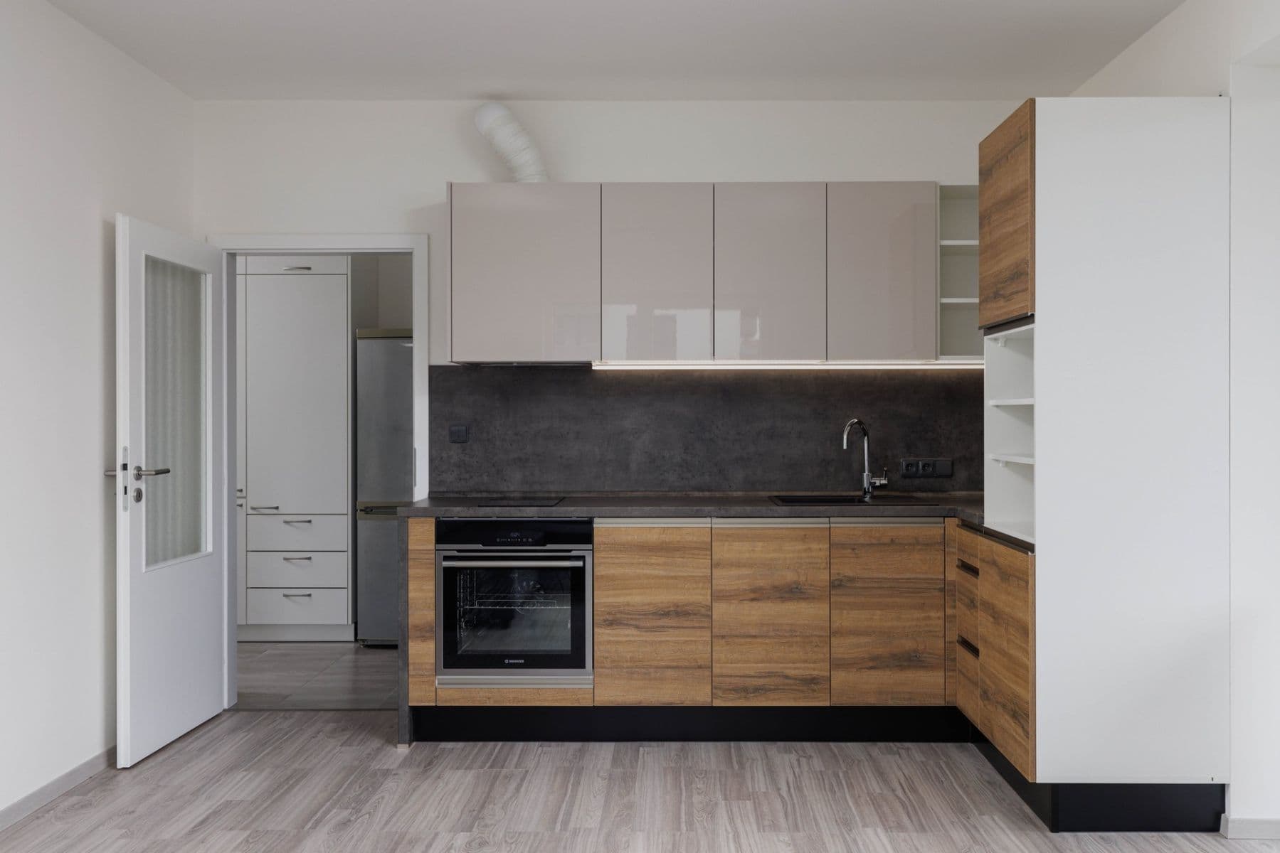 Prenájom bytu 1-izbový 36 m², Za černým mostem, Praha, Praha Prenájom bytu 1-izbový 36 m², Za černým mostem, Praha, Praha