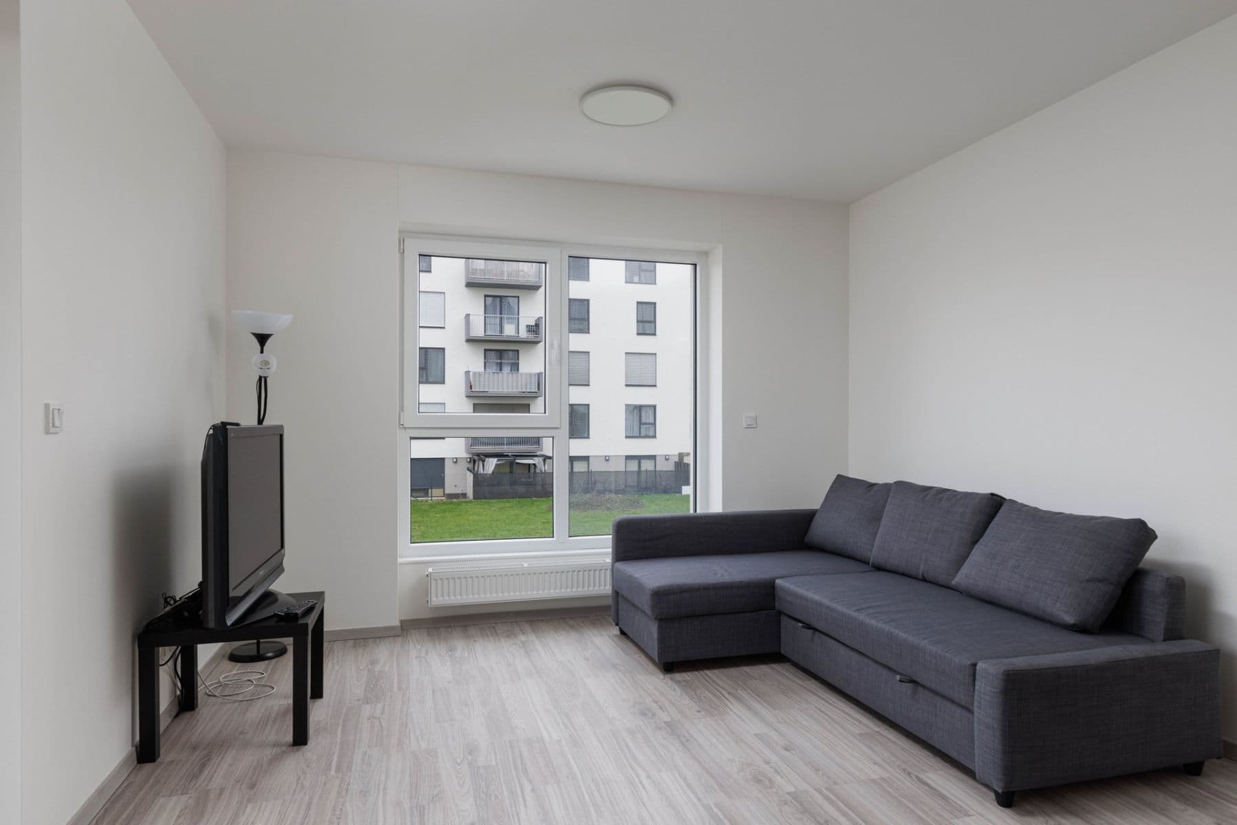 Prenájom bytu 1-izbový 36 m², Za černým mostem, Praha, Praha Prenájom bytu 1-izbový 36 m², Za černým mostem, Praha, Praha