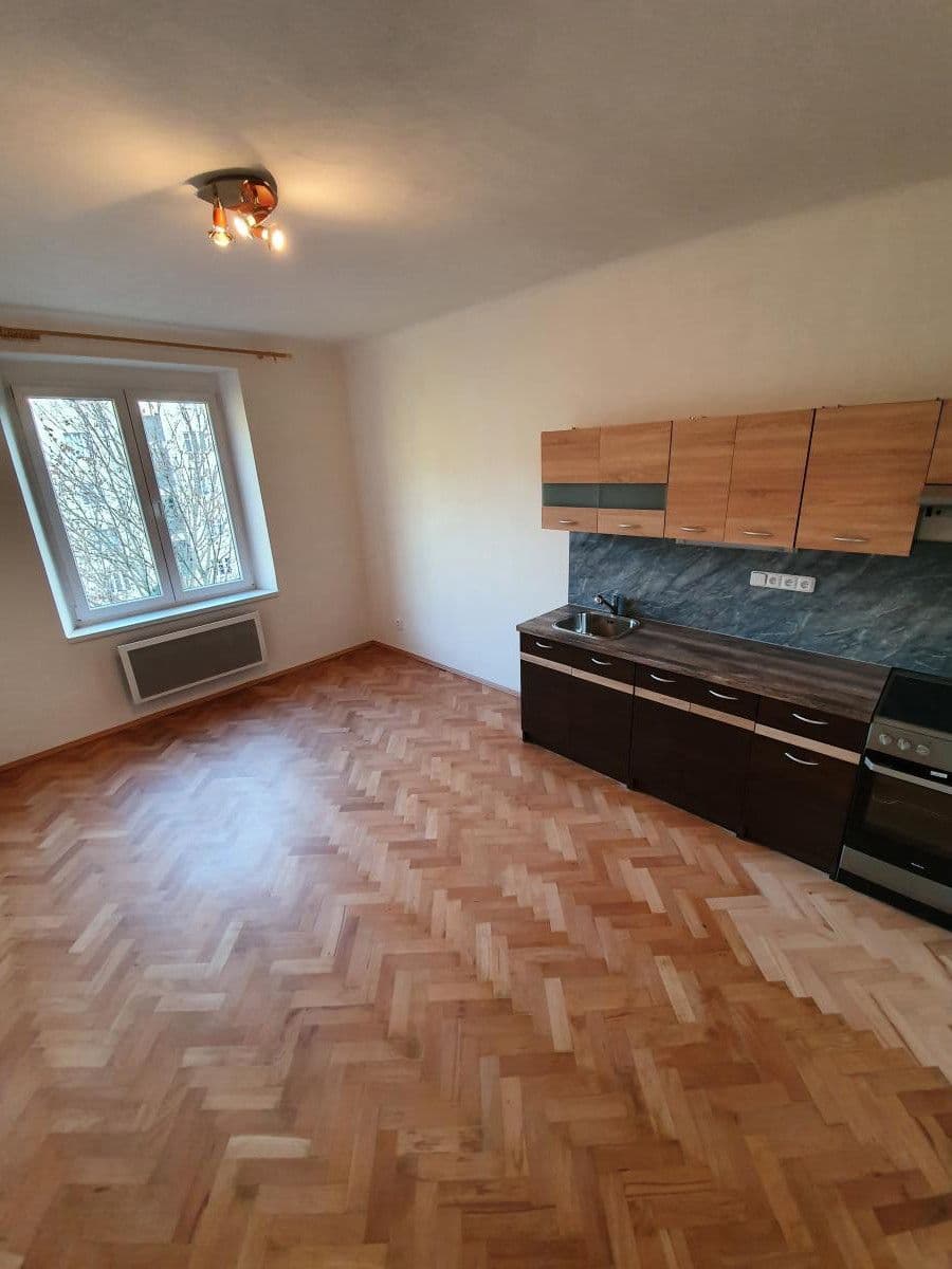 Prenájom bytu 1-izbový 45 m², Kralická, Praha, Praha Prenájom bytu 1-izbový 45 m², Kralická, Praha, Praha