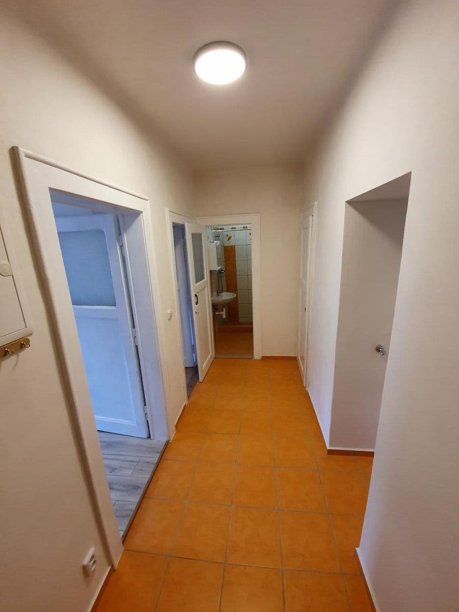 Prenájom bytu 1-izbový 45 m², Kralická, Praha, Praha Prenájom bytu 1-izbový 45 m², Kralická, Praha, Praha