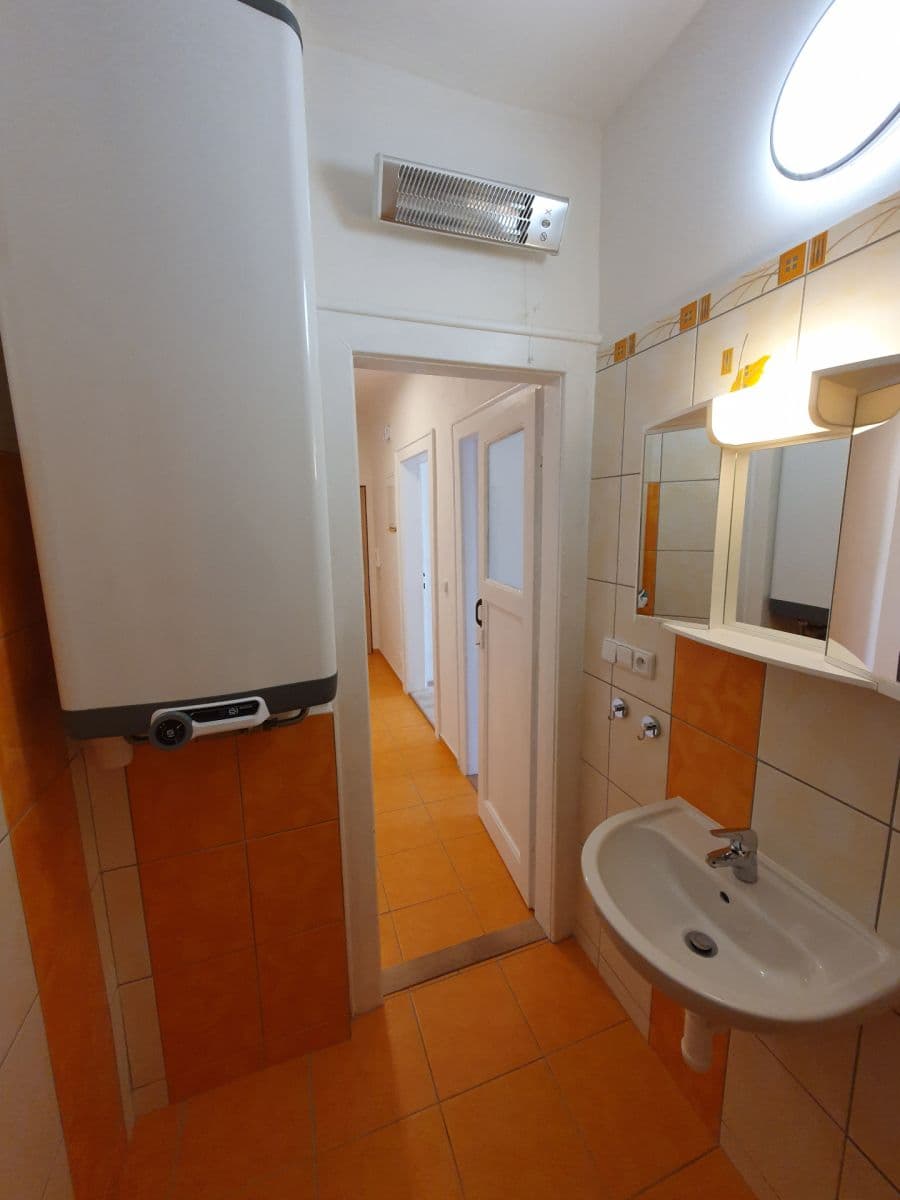 Prenájom bytu 1-izbový 45 m², Kralická, Praha, Praha Prenájom bytu 1-izbový 45 m², Kralická, Praha, Praha