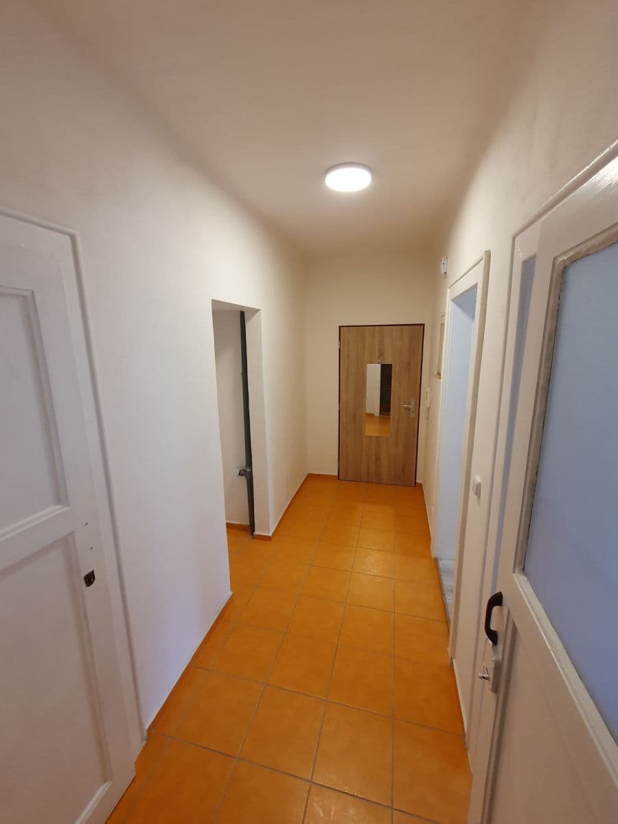 Prenájom bytu 1-izbový 45 m², Kralická, Praha, Praha Prenájom bytu 1-izbový 45 m², Kralická, Praha, Praha