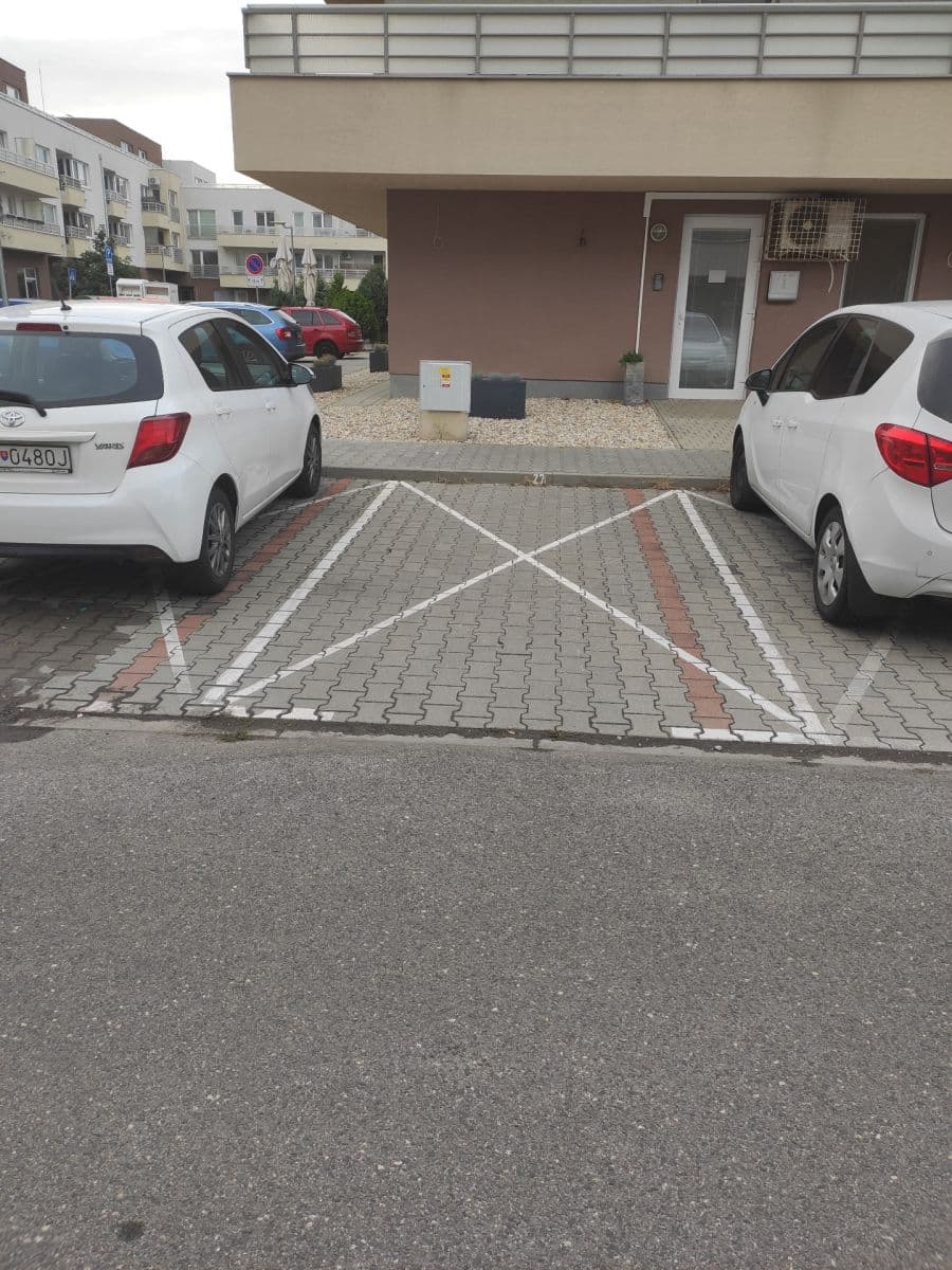 Prenájom bytu 2-izbový 55 m², Kvetná, Rovinka, Bratislavský kraj Prenájom bytu 2-izbový 55 m², Kvetná, Rovinka, Bratislavský kraj