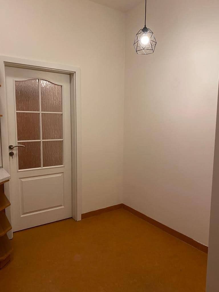 Prenájom bytu 1-izbový 37 m², Grafická, Praha, Praha Prenájom bytu 1-izbový 37 m², Grafická, Praha, Praha