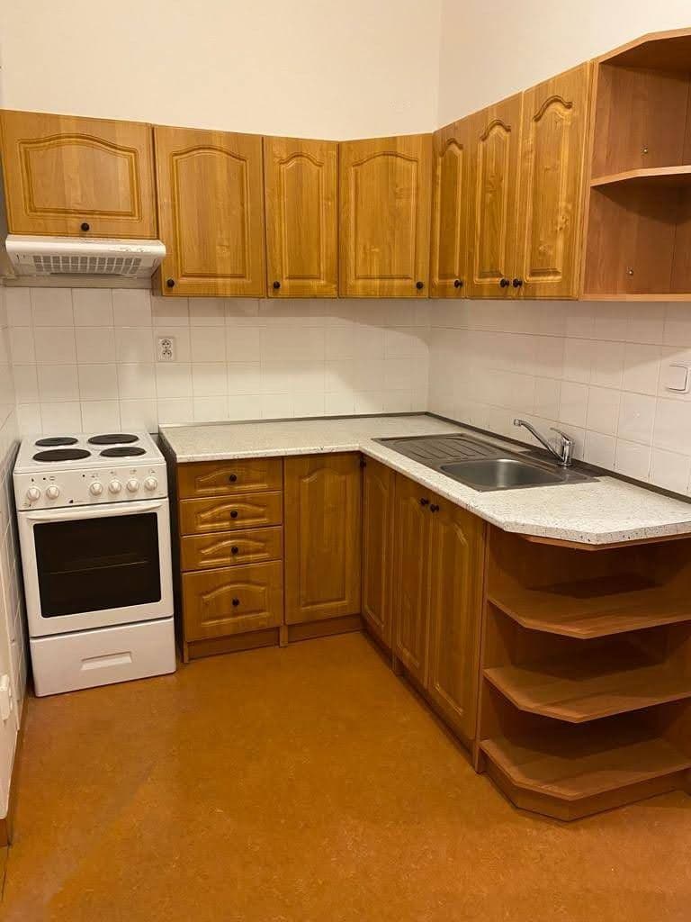 Prenájom bytu 1-izbový 37 m², Grafická, Praha, Praha Prenájom bytu 1-izbový 37 m², Grafická, Praha, Praha