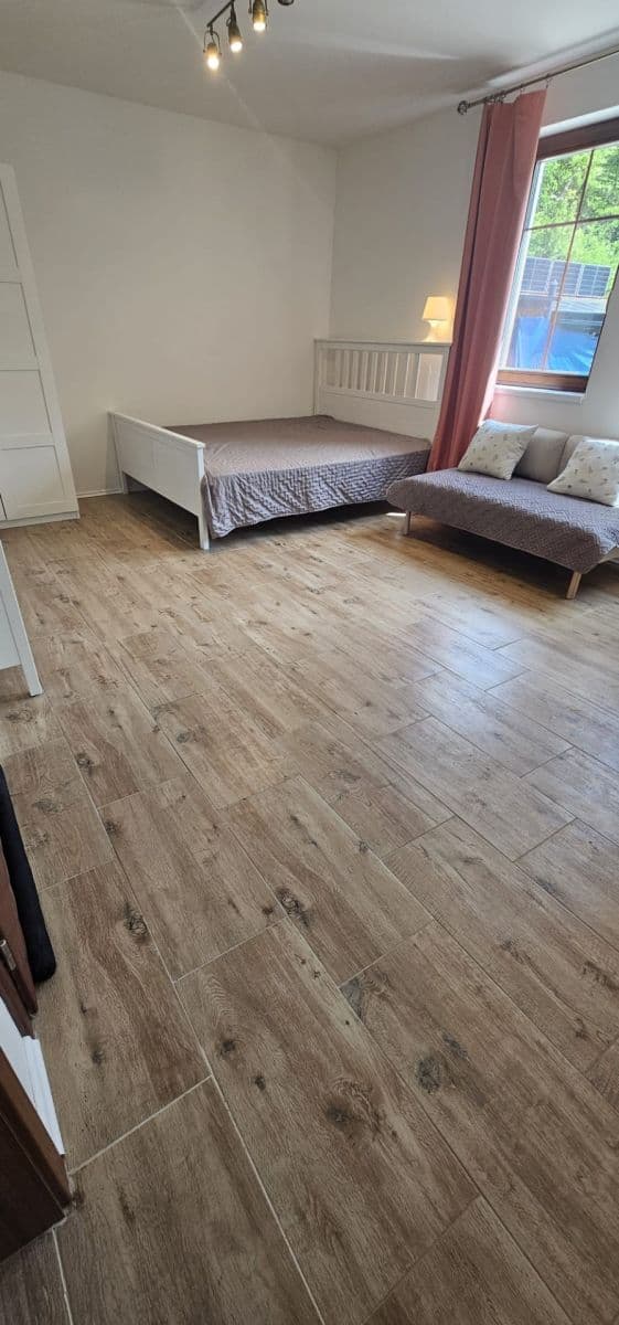Prenájom bytu 1-izbový 28 m², Na Cikánce, Praha, Praha Prenájom bytu 1-izbový 28 m², Na Cikánce, Praha, Praha