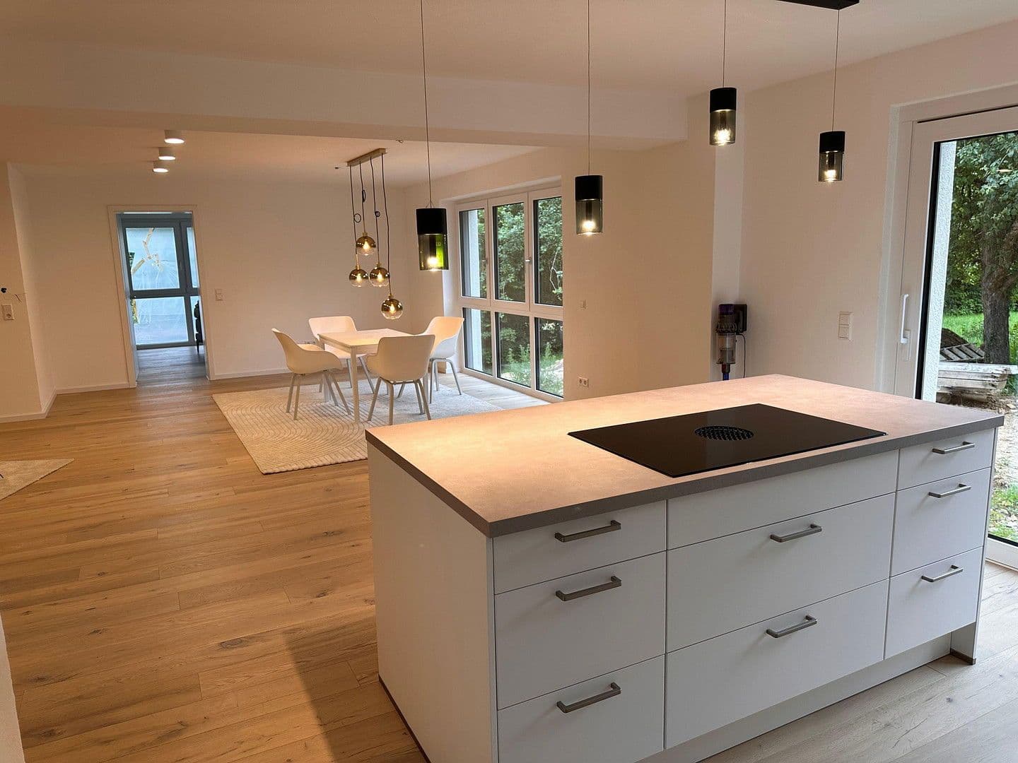 Prenájom bytu 5-izbový 150 m², Nürtingen, Bádensko-Wurttembersko Prenájom bytu 5-izbový 150 m², Nürtingen, Bádensko-Wurttembersko