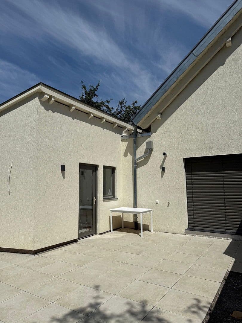 Prenájom bytu 5-izbový 150 m², Nürtingen, Bádensko-Wurttembersko Prenájom bytu 5-izbový 150 m², Nürtingen, Bádensko-Wurttembersko