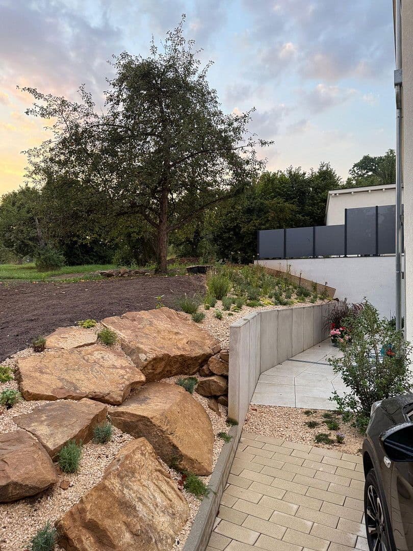 Prenájom bytu 5-izbový 150 m², Nürtingen, Bádensko-Wurttembersko Prenájom bytu 5-izbový 150 m², Nürtingen, Bádensko-Wurttembersko