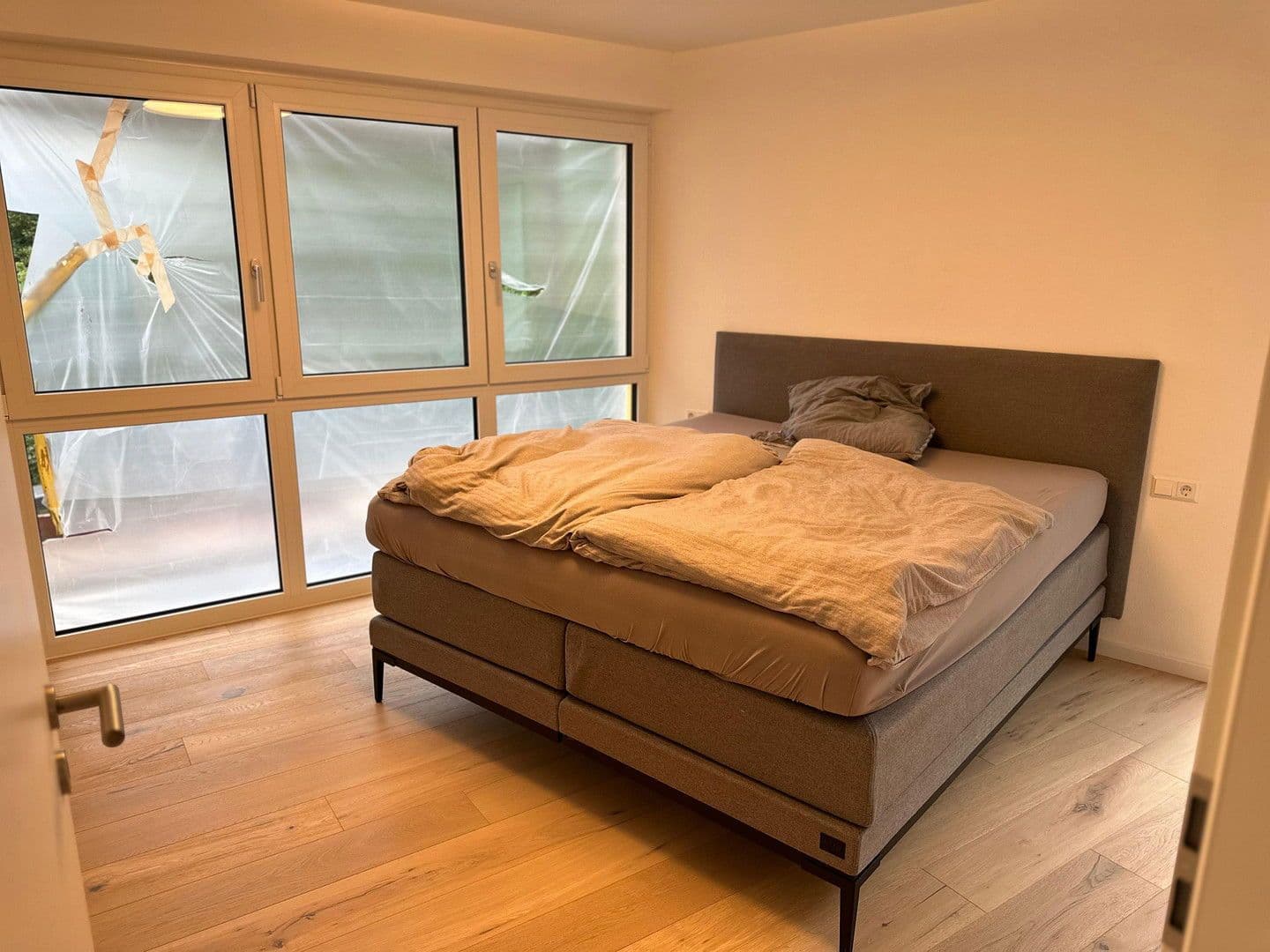 Prenájom bytu 5-izbový 150 m², Nürtingen, Bádensko-Wurttembersko Prenájom bytu 5-izbový 150 m², Nürtingen, Bádensko-Wurttembersko