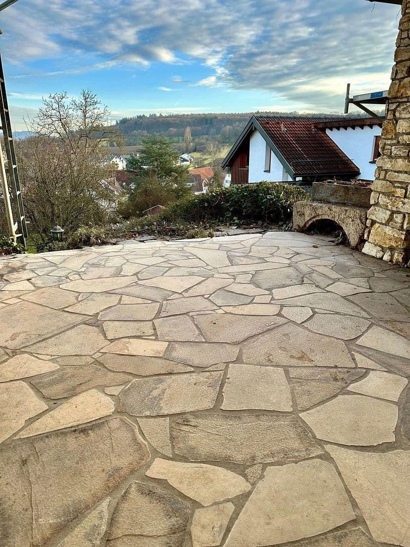 Prenájom bytu 3-izbový 150 m², Aichtal, Bádensko-Wurttembersko Prenájom bytu 3-izbový 150 m², Aichtal, Bádensko-Wurttembersko