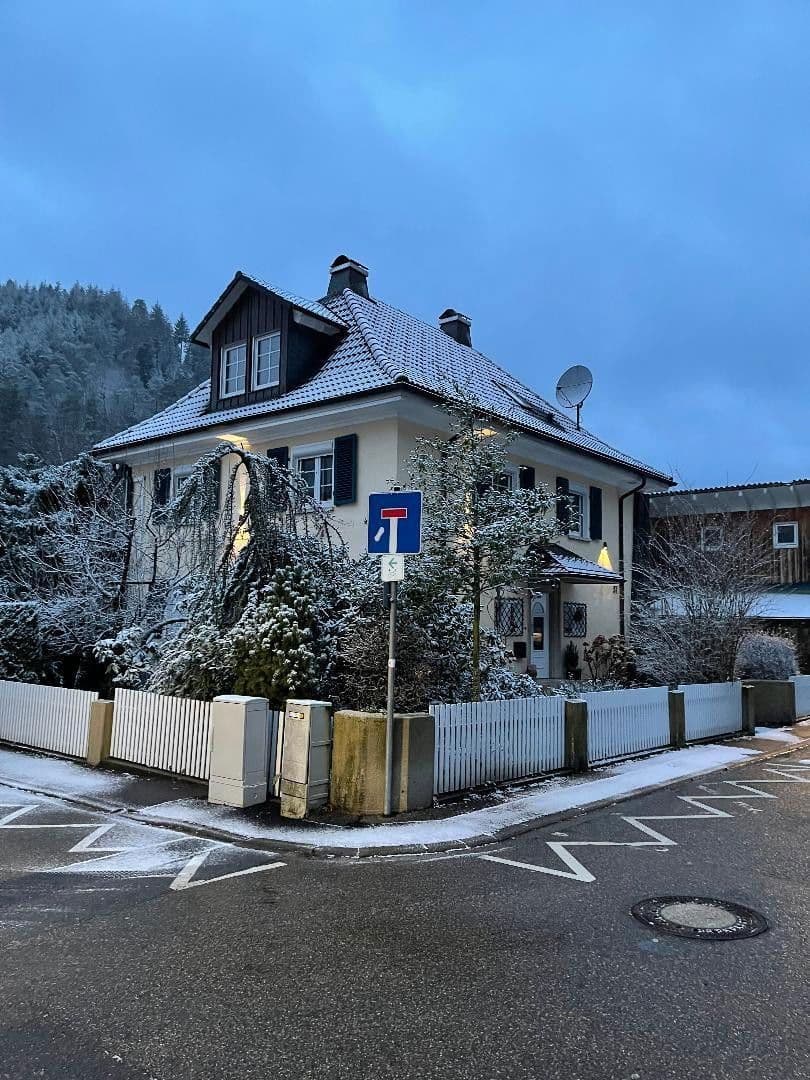 Predaj domu 200 m², pozemek 778 m², Hornberg, Bádensko-Wurttembersko Predaj domu 200 m², pozemek 778 m², Hornberg, Bádensko-Wurttembersko