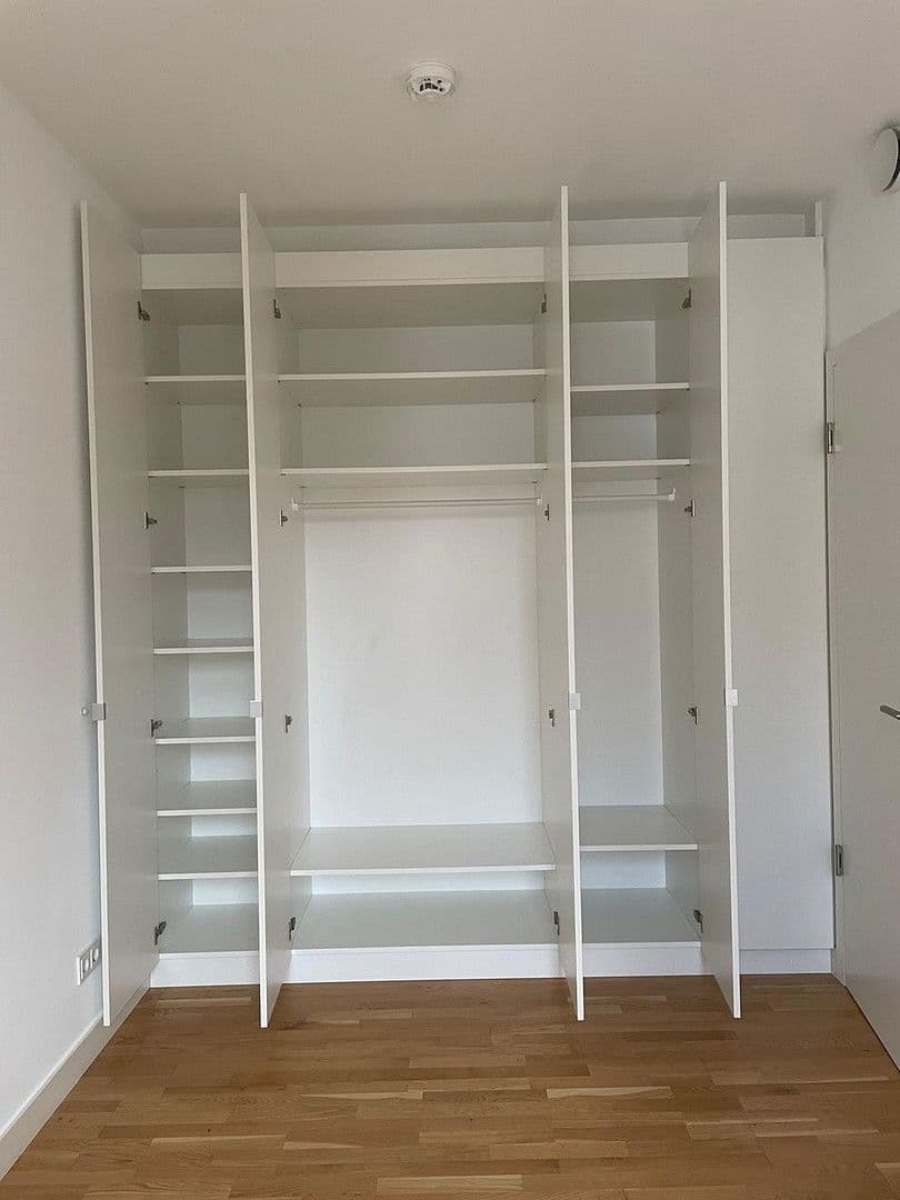 Prenájom bytu 2-izbový 52 m², Frankfurt, Hesensko Prenájom bytu 2-izbový 52 m², Frankfurt, Hesensko