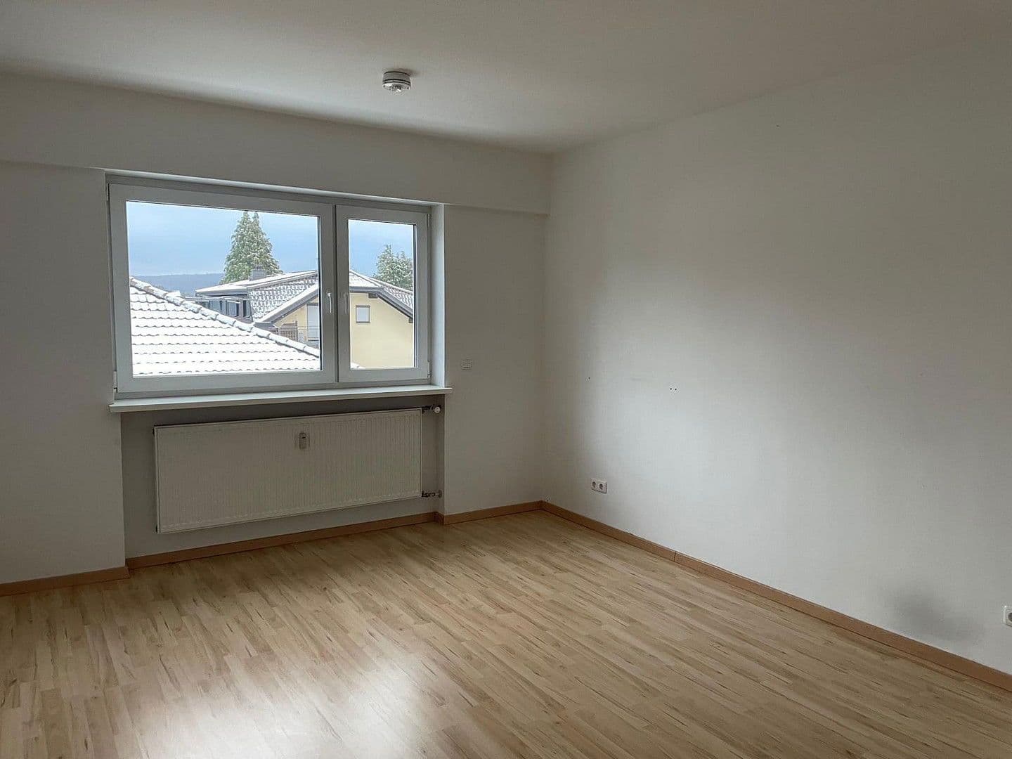 Prenájom bytu 3-izbový 85 m², Usingen, Hesensko Prenájom bytu 3-izbový 85 m², Usingen, Hesensko